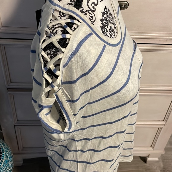 Women’s casual chaser crisscross Lounge flowers medium new with tag - Picture 5 of 6